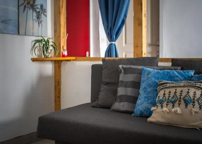 Le Pastel Riverside Centre Historique Proche Des Plages Apartment